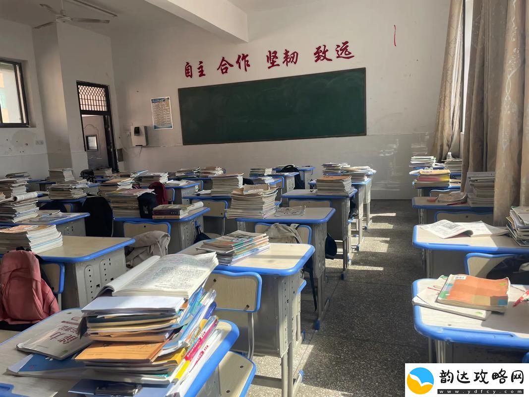 “教室地板上的神秘按钮-竟是我科技之路的奇遇!”