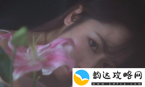 两个人的“我好爽太痒了小雪”-网友感叹:每一次触碰都是情感试探!