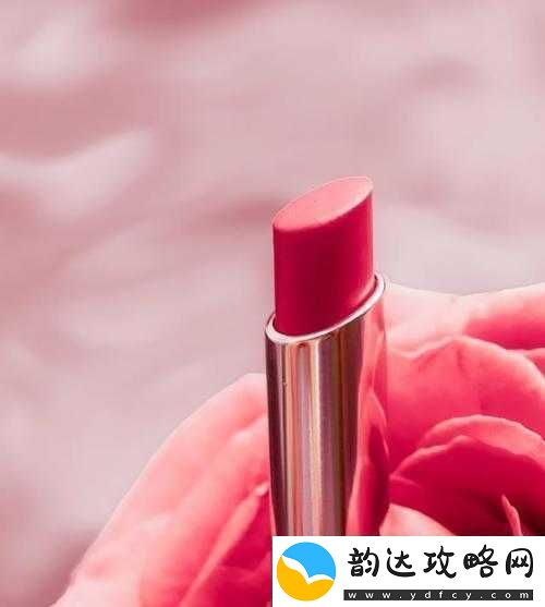 ysl-蜜桃色-4775:尽显迷人魅力的时尚美妆之选