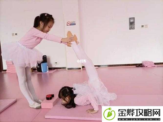 播放拔萝卜压腿舞蹈全新重磅推出-平台:震撼登场