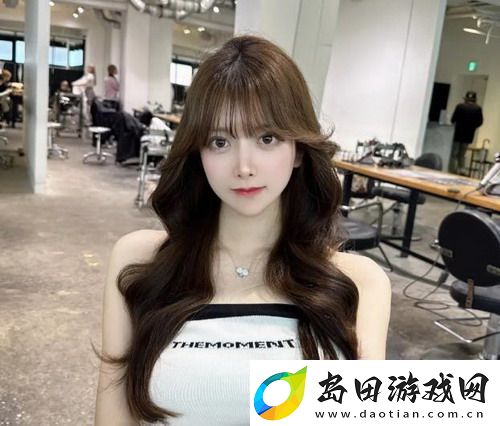 父亲有力挺送女儿的花园:让爱在花海中绽放的感动与温馨!