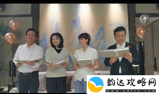 两位央视一姐再度同框！周涛、董卿合影满满回忆杀