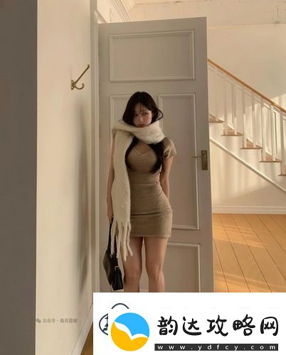 瞒着老公加班的HR中字出圈-网友调侃:理由太难启齿-笑着笑着就心疼了!