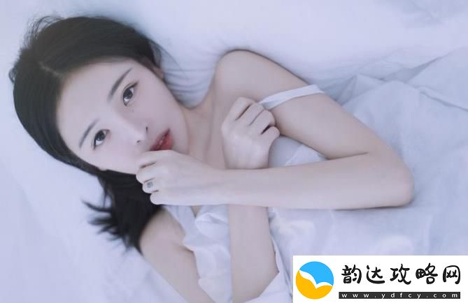 父亲有力挺送女儿的花园:父爱生生不息用心栽种最美的亲情之花!