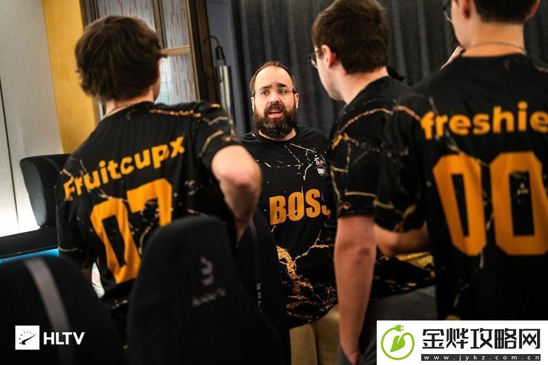 官宣:BLUEJAYS签下BOSS五人组及其教练Warden重返CS赛场