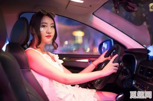 尤果网二级头片播放引发热议-网友纷纷点赞-内容创意与视觉效果双双升级!